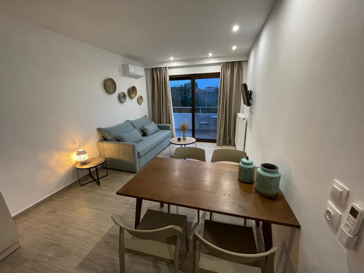 Golden Evelyn Aparthotel Agia Paraskevi  Exteriör bild