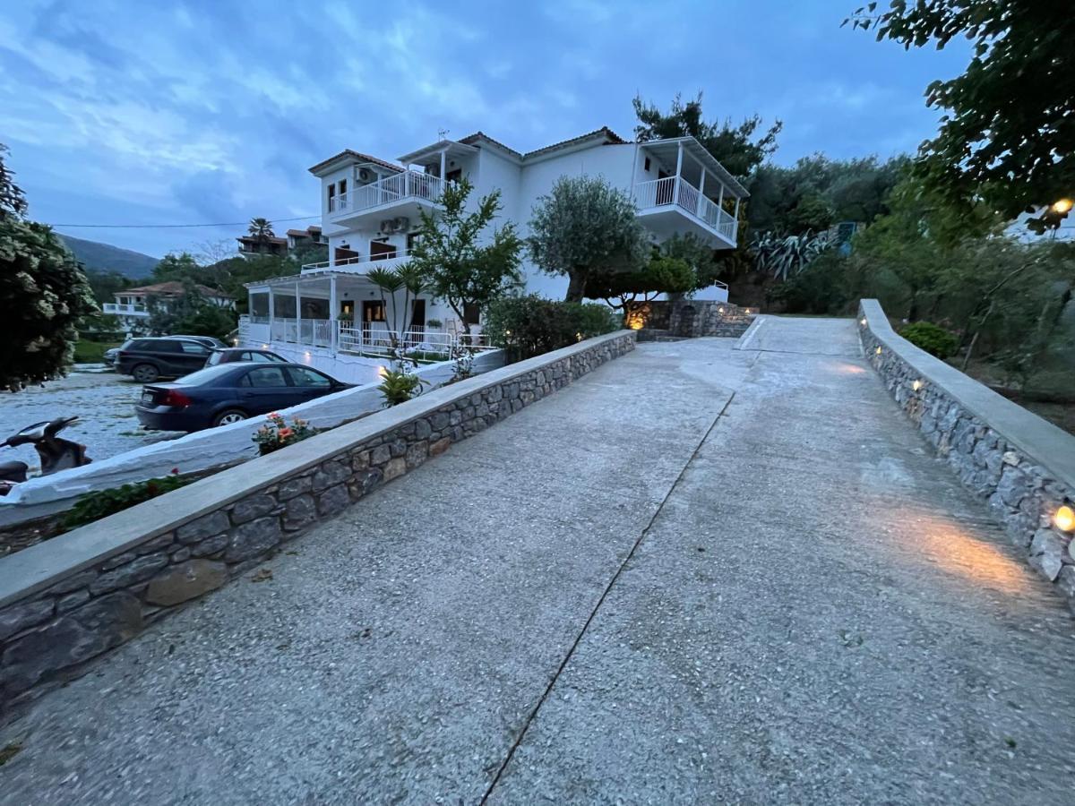 Golden Evelyn Aparthotel Agia Paraskevi  Exteriör bild