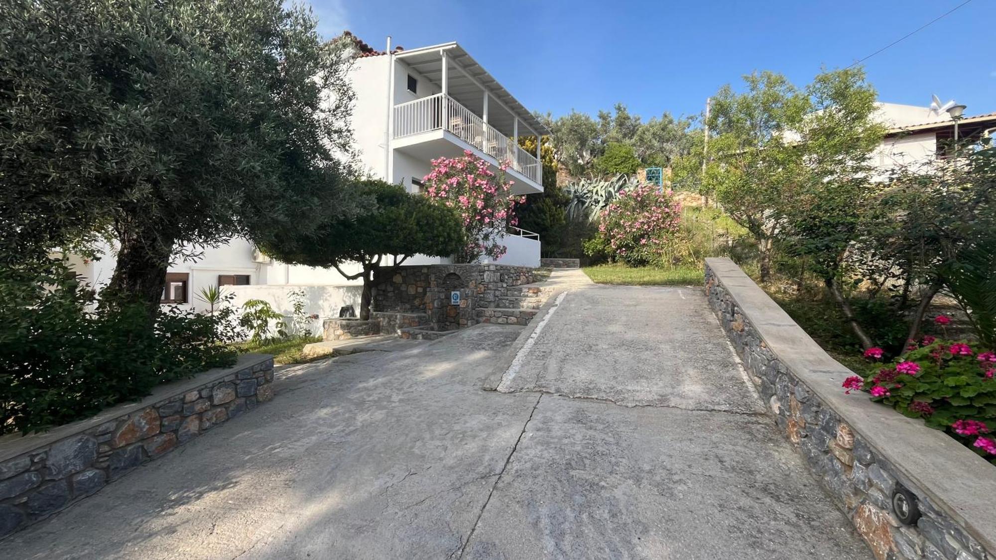Golden Evelyn Aparthotel Agia Paraskevi  Exteriör bild