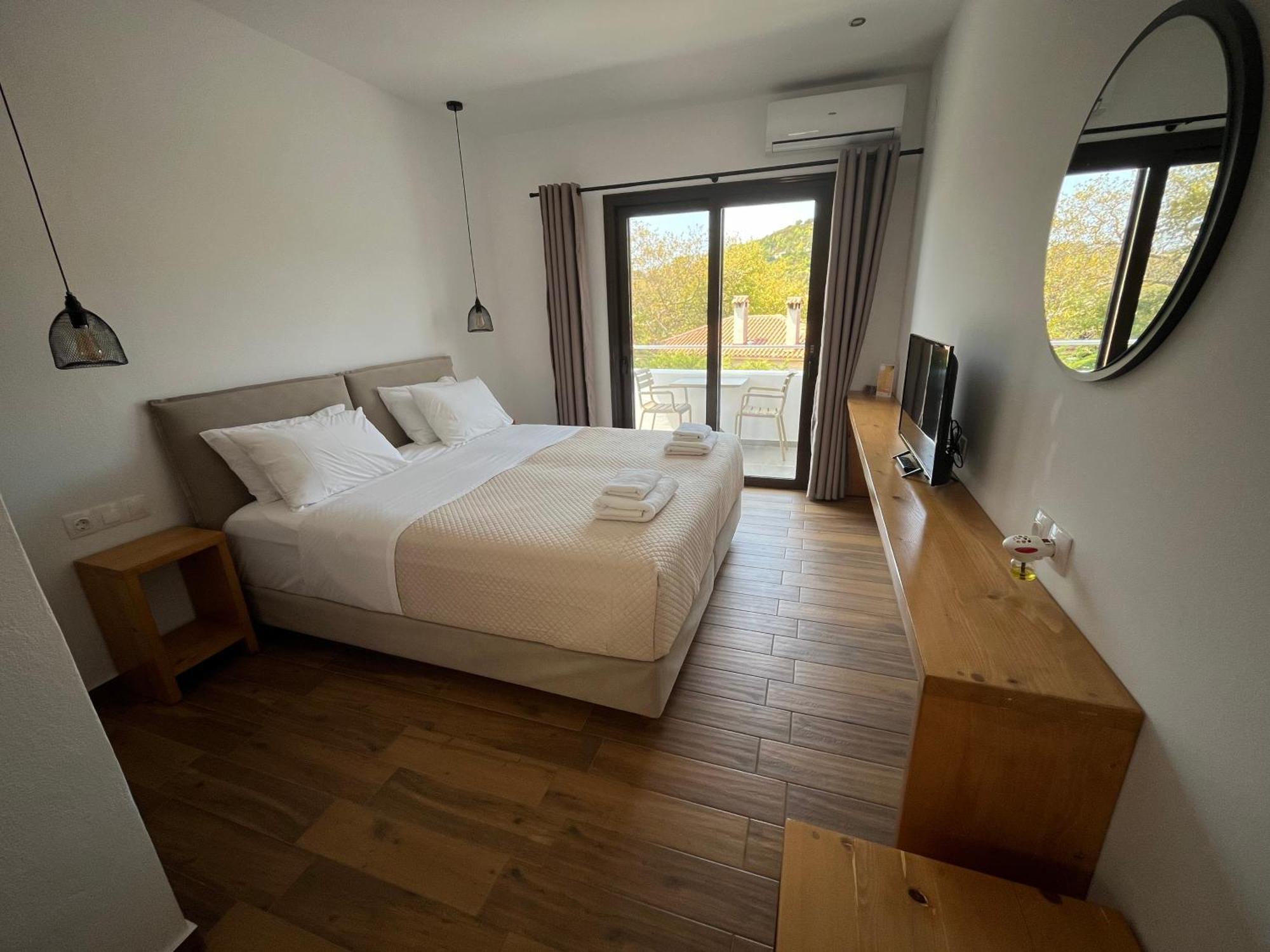 Golden Evelyn Aparthotel Agia Paraskevi  Exteriör bild