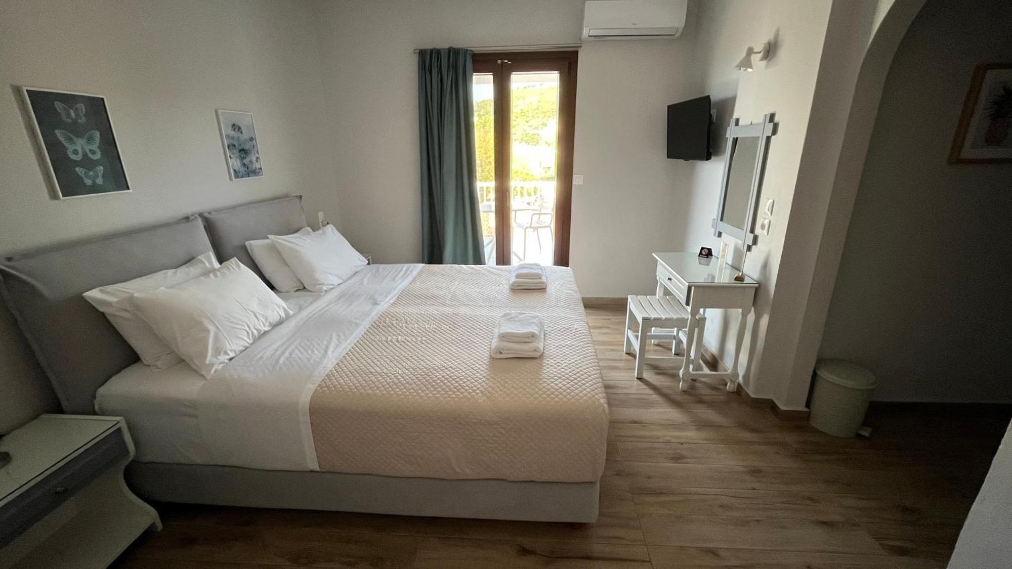 Golden Evelyn Aparthotel Agia Paraskevi  Exteriör bild