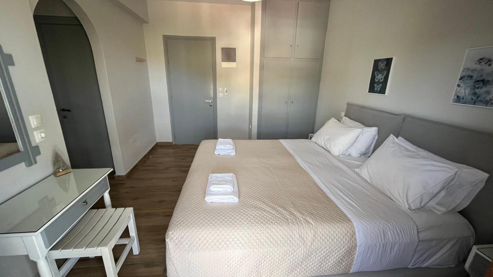 Golden Evelyn Aparthotel Agia Paraskevi  Exteriör bild